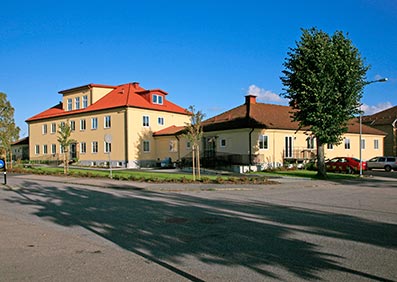 Gatuvy av prisbelönade fastigheten Kämpen